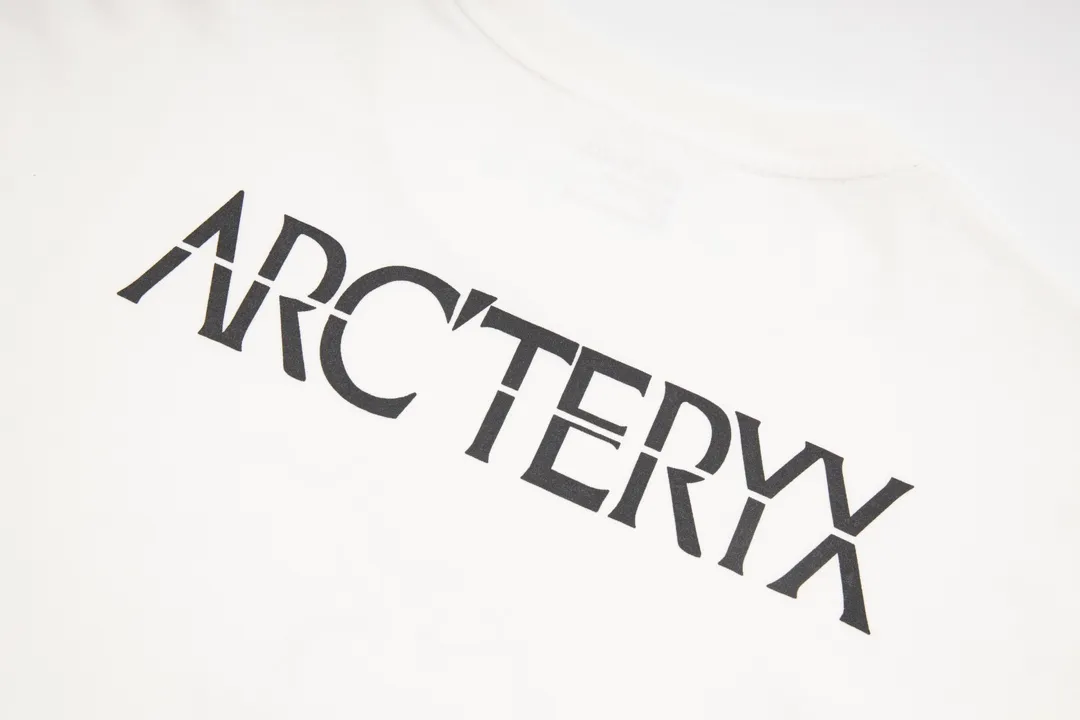 【 Quality】 Arc’teryx 𝟮𝟰𝘀𝘀 T ， ， ， OS g 100% Quality ： ：White Black Size：XS S M L